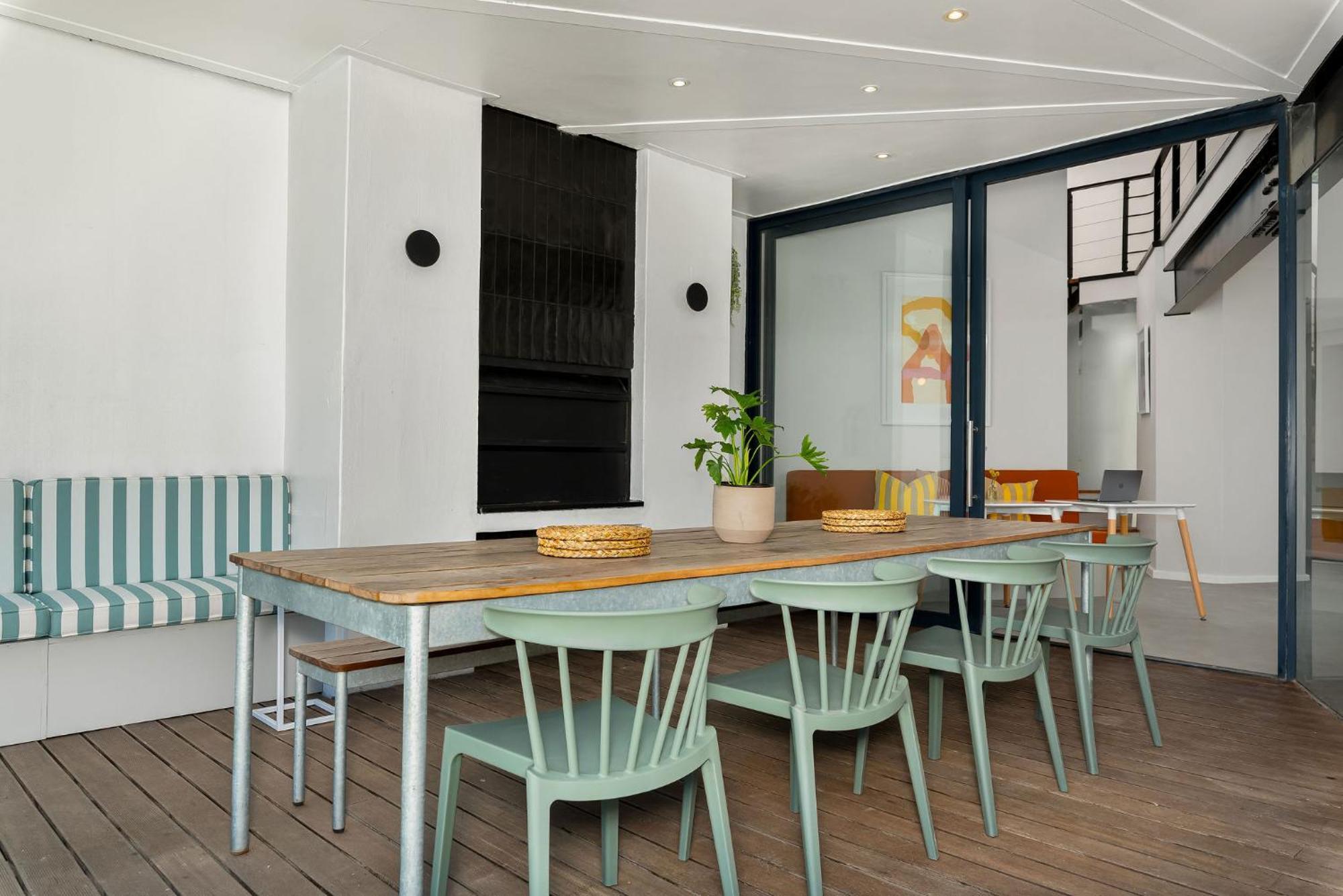Neighbourgood 1St Crescent Camps Bay Hotel Cape Town Exterior photo